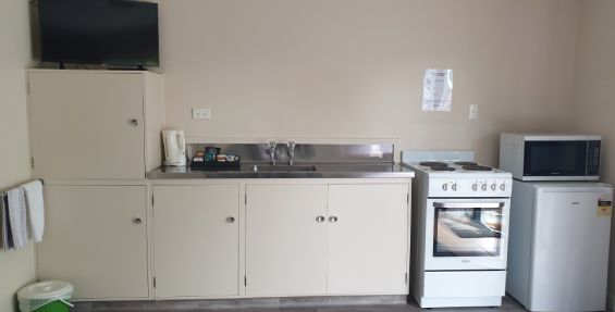 1-bedroom unit kitchenette